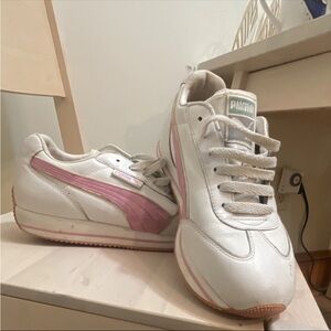 Vintage PUMA Leather  Sneakers White Pink Logo Sz 8.5